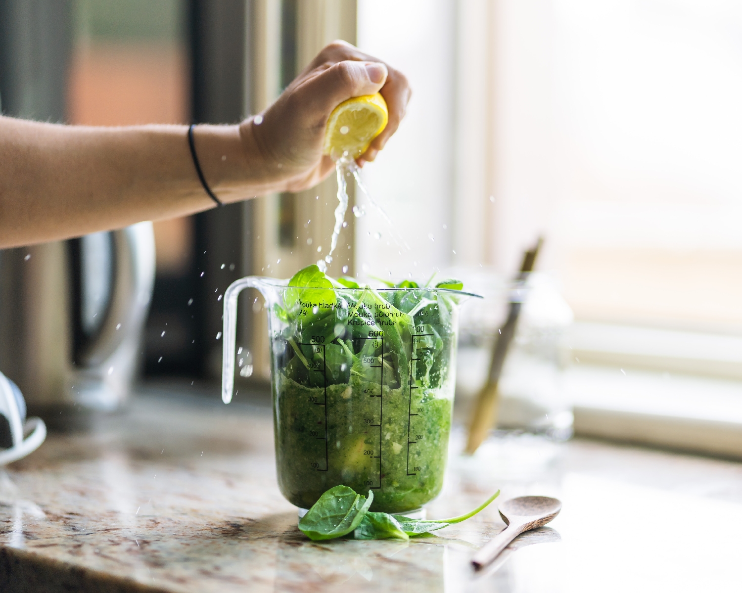 Kurkuma, tofu nebo řepa. Podivné, ale dobré věci, které byste si měli dávat do smoothie.