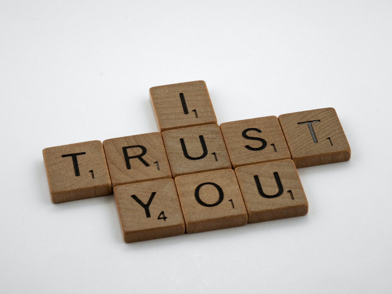 Jak znovu důvěřovat, když vás někdo v minulosti podvedl?